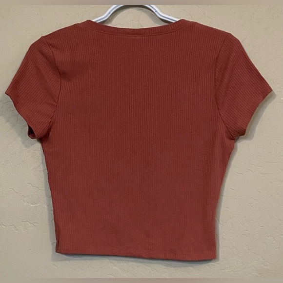 Destined By Tilly’s V-Neck Ribbed Shirt, Size Large - Picture 4 of 7